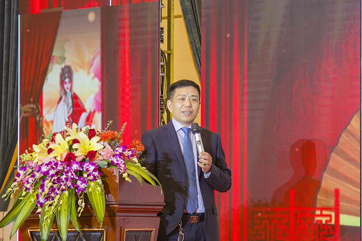 总裁张彭春发表讲话 总裁张彭春发表讲话